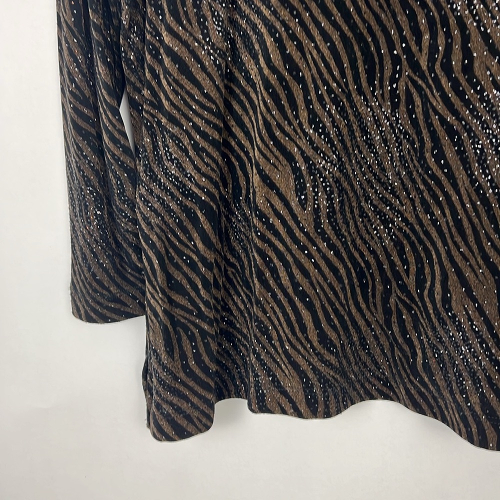 Chico's women’s top zebra pattern with shimmer in black and brown 2 - Picture 7 of 8